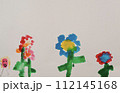 子供が描いたお花の絵、子供の描いたお花の落書き 112145168