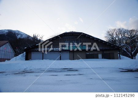 八甲山中の茶屋の雪景色(青森県) 八甲山中の茶屋の雪景色(青森県) 112145290
