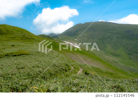 夏山の登山風景 夏山の登山風景 112145546