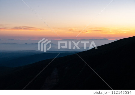 夏山の登山風景 夏山の登山風景 112145554