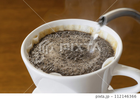 ドリップコーヒー 112146366