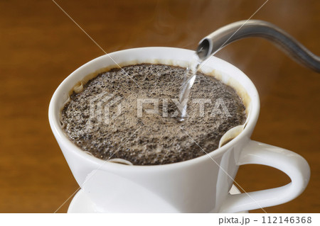 ドリップコーヒー 112146368