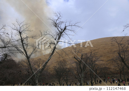 大室山の山焼き炎上 大室山の山焼き炎上 112147468
