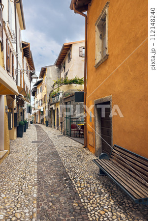 Old streets of Malcesine on the shores of Lake Garda Old streets of Malcesine on the shores of Lake Garda 112148240