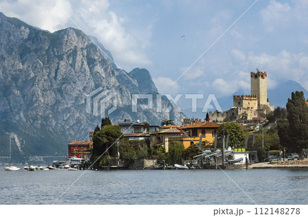 Malcesine castle on the shores of Lake Garda 112148278