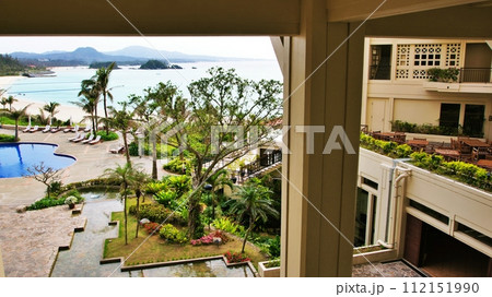 南国リゾートホテルの風景 112151990