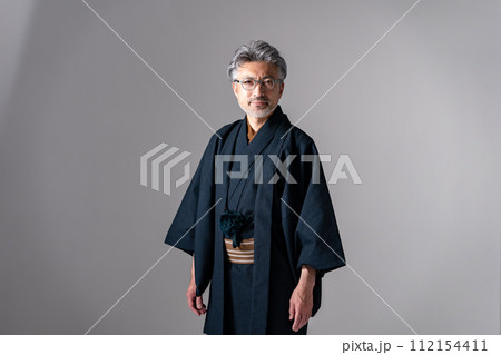 シニア男性　着物　グレー 112154411