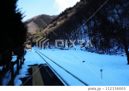 冬の無人駅 112156003