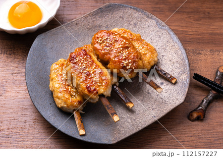 鶏つくね黄身添え 112157227