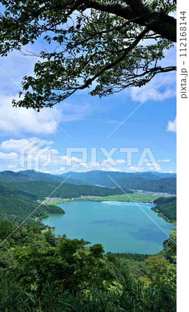 賤ヶ岳山頂からの余呉湖の風景 賤ヶ岳山頂からの余呉湖の風景 112168144