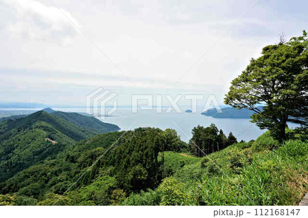 賤ヶ岳山頂からの余呉湖の風景 112168147