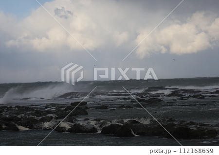 冬の深浦・千畳敷海岸 冬の深浦・千畳敷海岸 112168659
