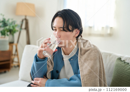 体調不良の男性 112169000