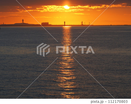 関西国際空港の夕景 関西国際空港の夕景 112170803