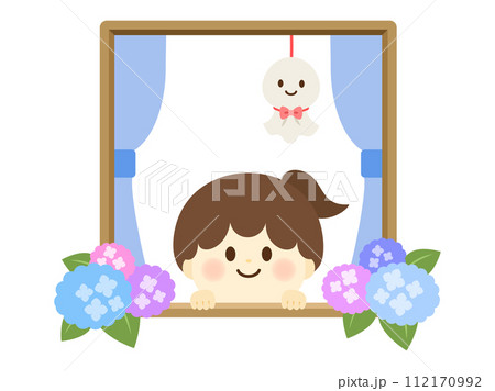 梅雨_窓から覗く女の子 112170992