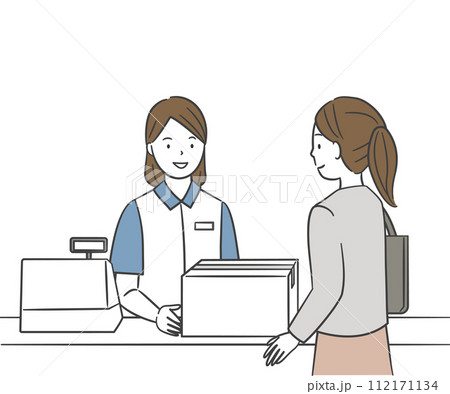 レジで荷物の受け渡しをするコンビニの女性店員と女性客 レジで荷物の受け渡しをするコンビニの女性店員と女性客 112171134