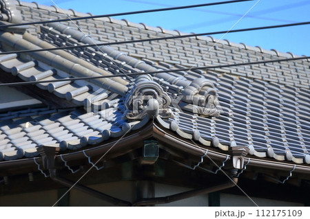 日本の瓦屋根 日本の瓦屋根 112175109