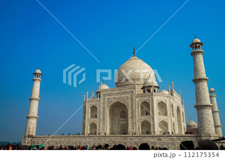 世界遺産タージマハル（インド・アーグラ） 112175354