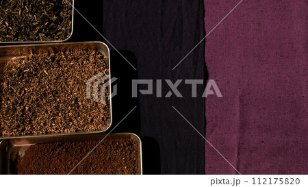 ほうじ茶殻、紅茶殻、コーヒーかすを乾燥させて再利用する。 ほうじ茶殻、紅茶殻、コーヒーかすを乾燥させて再利用する。 112175820