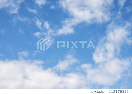 春の空 青空 空素材 【東京都】 112176535
