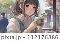 一休みしている若い女性 112176886