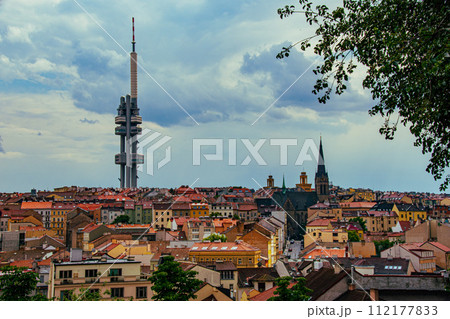 チェコのプラハの旧市街の街並みときれいな建築の風景 チェコのプラハの旧市街の街並みときれいな建築の風景 112177833