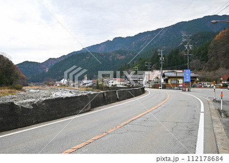 長良川鉄道 終着駅・北濃駅前の風景【岐阜県郡上市】 長良川鉄道 終着駅・北濃駅前の風景【岐阜県郡上市】 112178684
