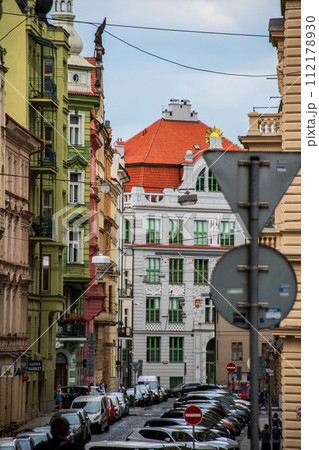 チェコのきれいな旧市街の街 チェコのきれいな旧市街の街 112178930