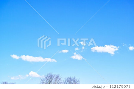 青空と雲イメージ 112179075