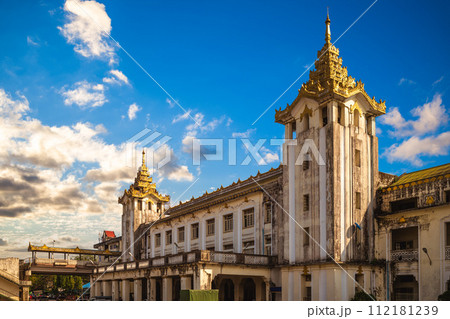 Yangon Central Railway Station, the largest railway station in Myanmar 112181239