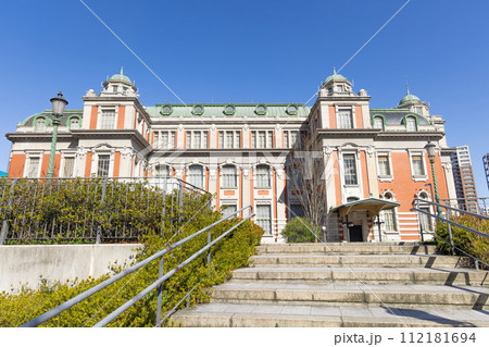 土佐堀川沿いの風景　大阪市北区にて 112181694