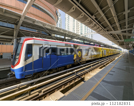バンコク・BTSエカマイ駅 / Ekkamai Station, Bangkok, Thailand バンコク・BTSエカマイ駅 / Ekkamai Station, Bangkok, Thailand 112182831