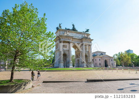 Arch in sempione park 112183283