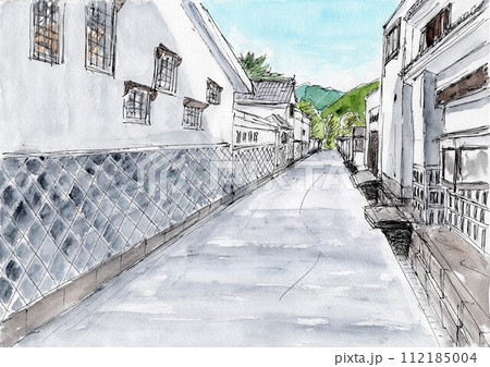 なまこ壁の旧家が並ぶ通り 112185004