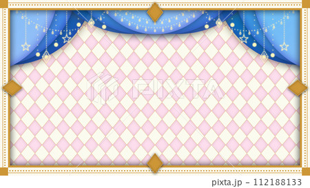 アリス風ダイヤのクラシックフレームと水色のカーテン ピンク色のダイヤ模様 アリス風ダイヤのクラシックフレームと水色のカーテン ピンク色のダイヤ模様 112188133