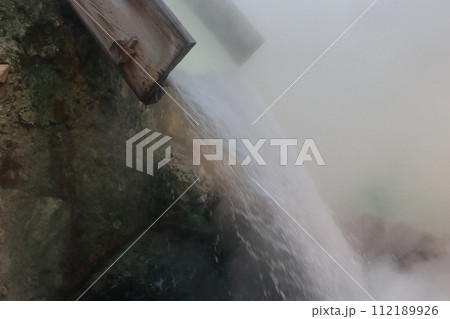 冬の草津温泉 112189926