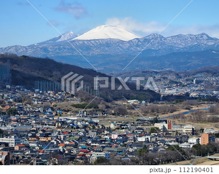 冬の浅間山と高崎市街地 冬の浅間山と高崎市街地 112190401