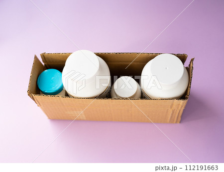 open box with vitamins, packaging open box with vitamins, packaging 112191663