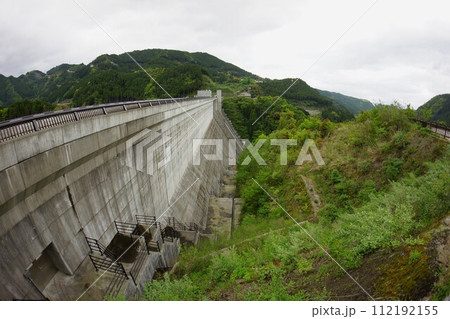 大山ダムの堤体 大山ダムの堤体 112192155