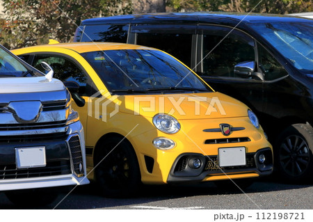 黄色いイタリア車 イメージ 黄色いイタリア車 イメージ 112198721