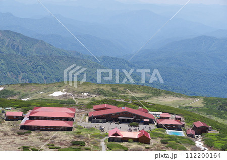 御前峰登山道から見る白山室堂 112200164