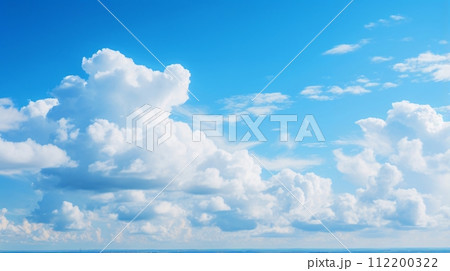 夏の空と雲、青空と白い入道雲の風景	 112200322