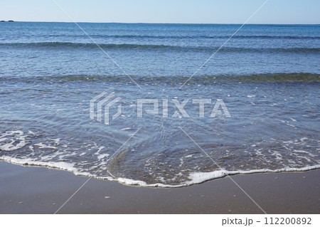 澄んだ海の波際 澄んだ海の波際 112200892