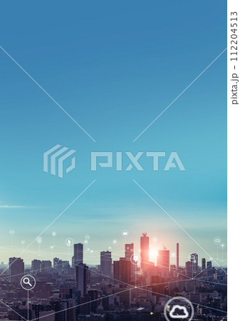 現代都市と通信ネットワーク 広告・バナー向け縦型ビジュアル 現代都市と通信ネットワーク 広告・バナー向け縦型ビジュアル 112204513