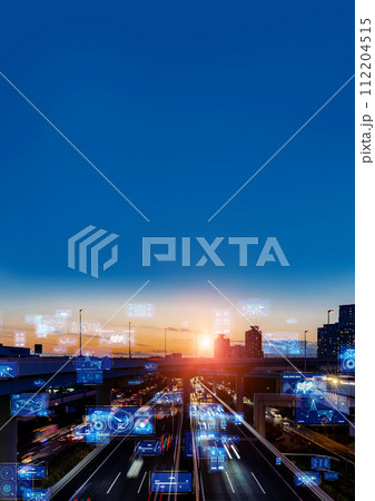 現代交通とデジタルテクノロジー 広告・バナー向け縦型ビジュアル 現代交通とデジタルテクノロジー 広告・バナー向け縦型ビジュアル 112204515