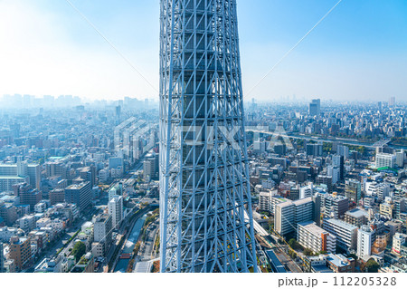 【東京都】イーストタワーから見た東京スカイツリーと街並み 112205328