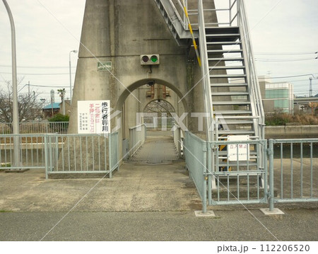 世界最小のパナマ運河式閘門である下関漁港閘門 世界最小のパナマ運河式閘門である下関漁港閘門 112206520