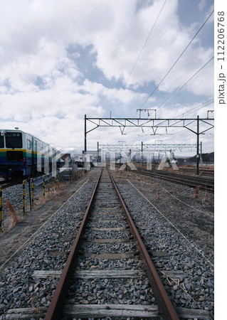 白河駅に停車するマルチプルタイタンパー 112206768