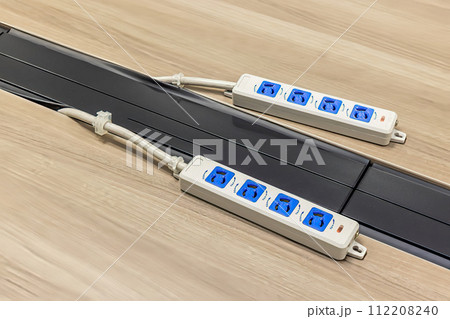 ケーブル工事  electrical wiring cable work 112208240