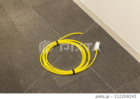 ケーブル工事  electrical wiring cable work 112208243